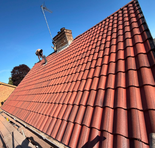 Roofer Banbury Lg Roofing And Upvc 03 Medium